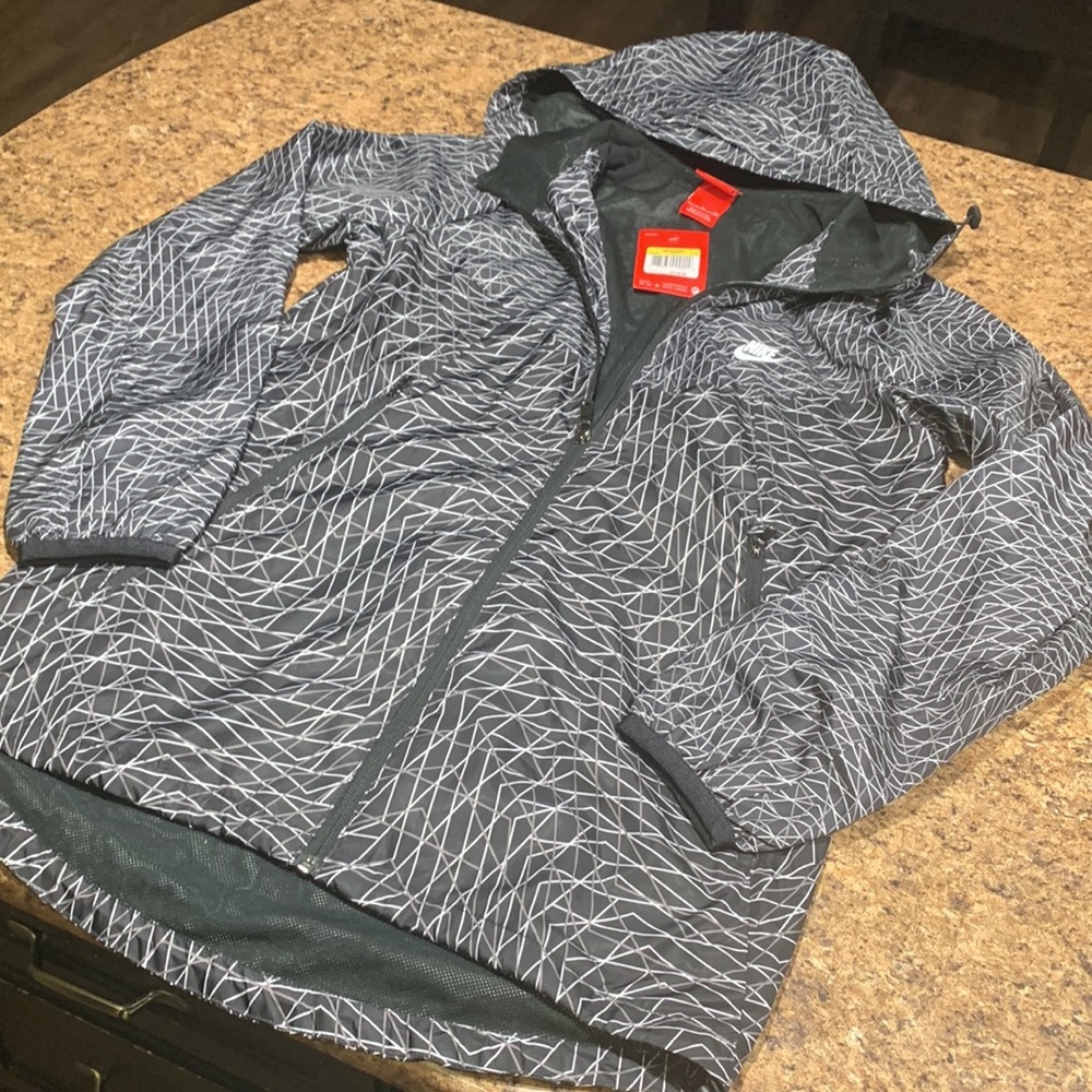 NWT NIKE WNDBREAKER RUNNING JACKET SMALL - Picture 2 of 6